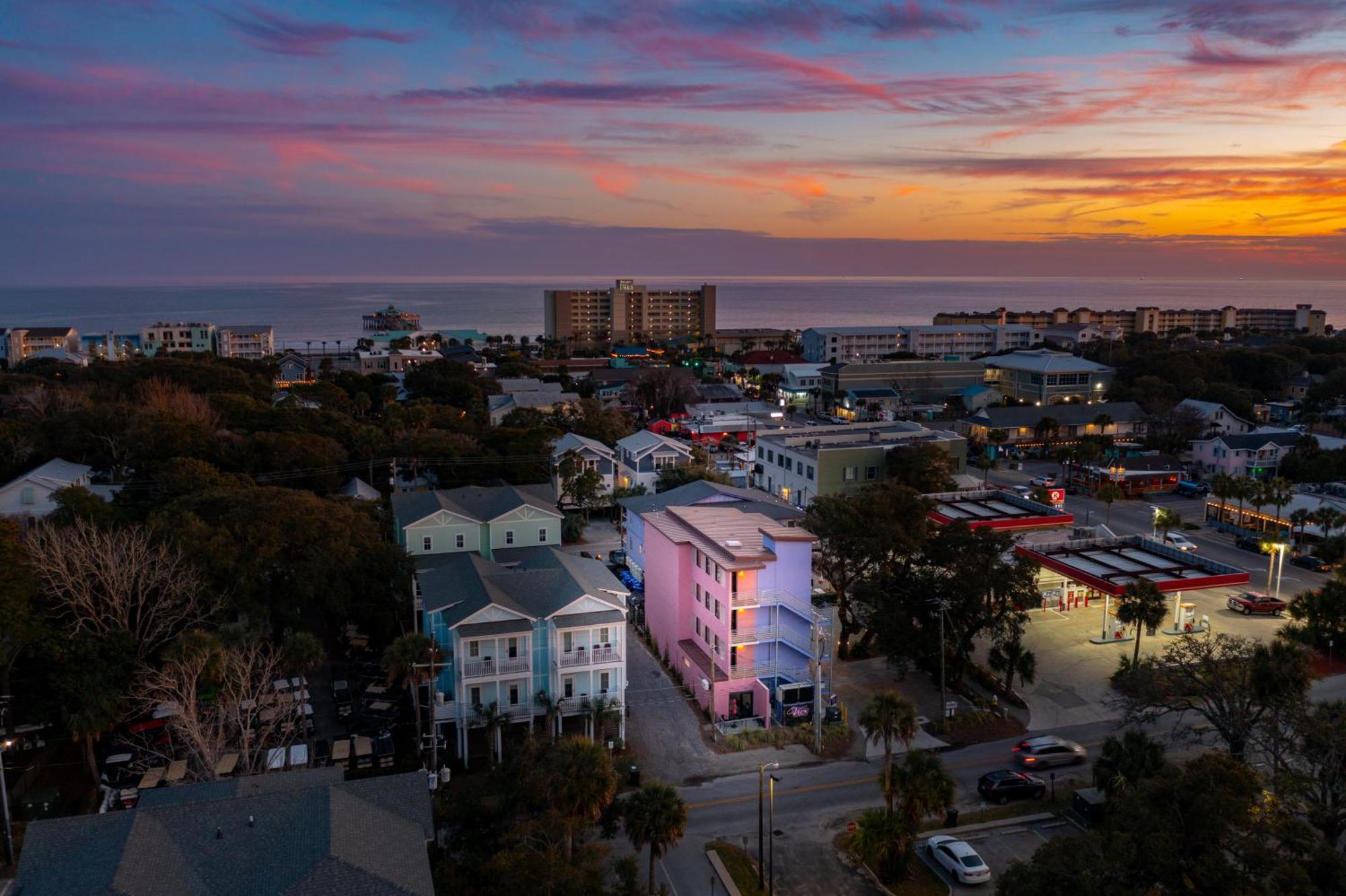 Boutique Vera Hotel In The Heart Of Folly Beach Exterior foto