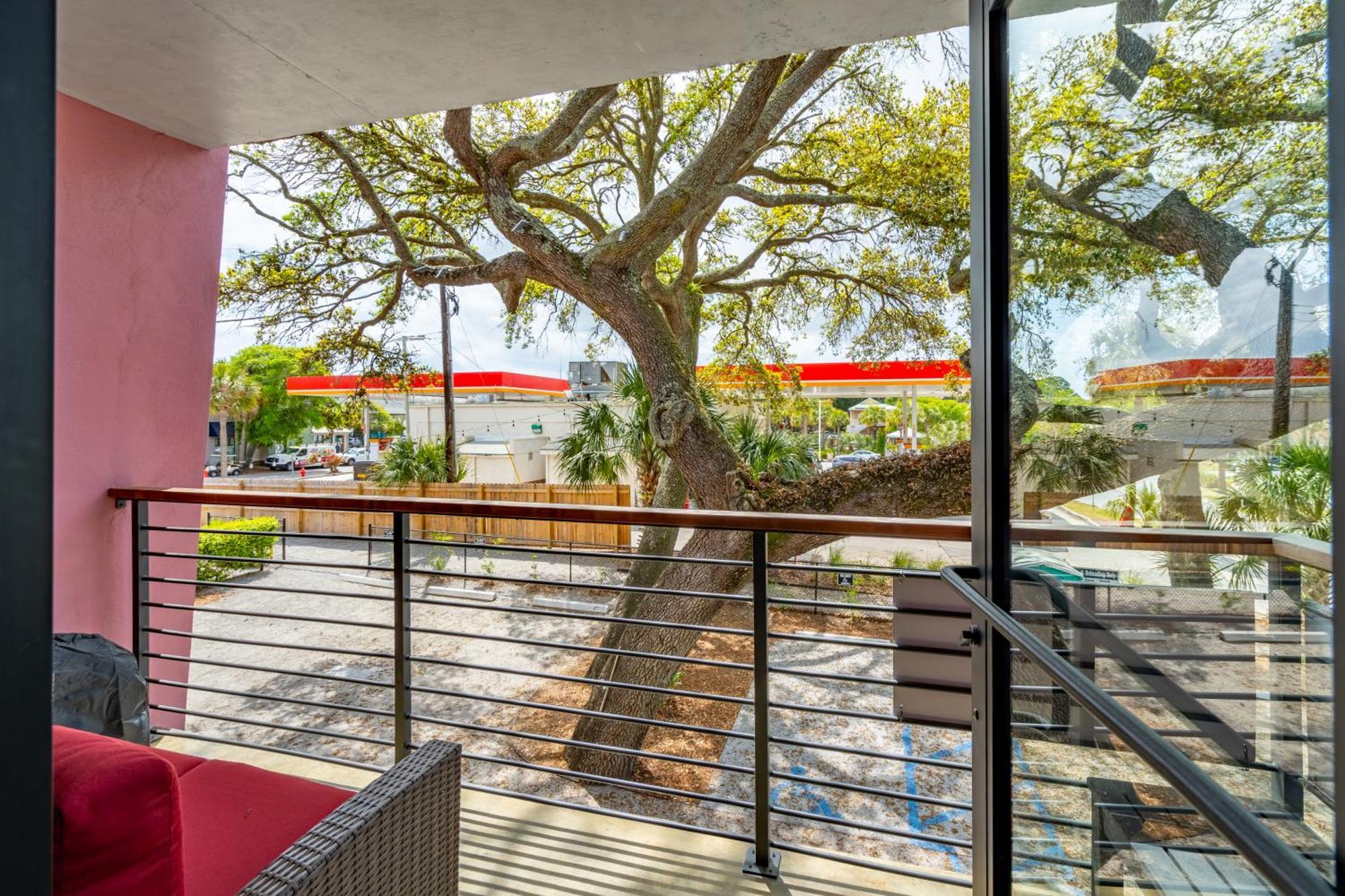 Boutique Vera Hotel In The Heart Of Folly Beach Exterior foto